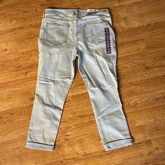 Women’s Seven7 Slim Fit Weekend Jeans - Picture 8 of 10